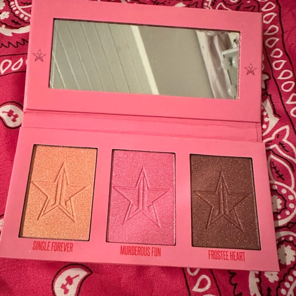 💔Jeffree Star Valentine 2022 Heartbreaker Skin Frost Highlighter Palette. RARE! - Picture 2 of 2